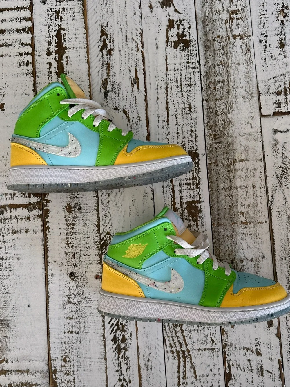 Nike Jordan 1 Mid SE (Glacier Ice, Citron Pulse, Action Green) - Youth 5
